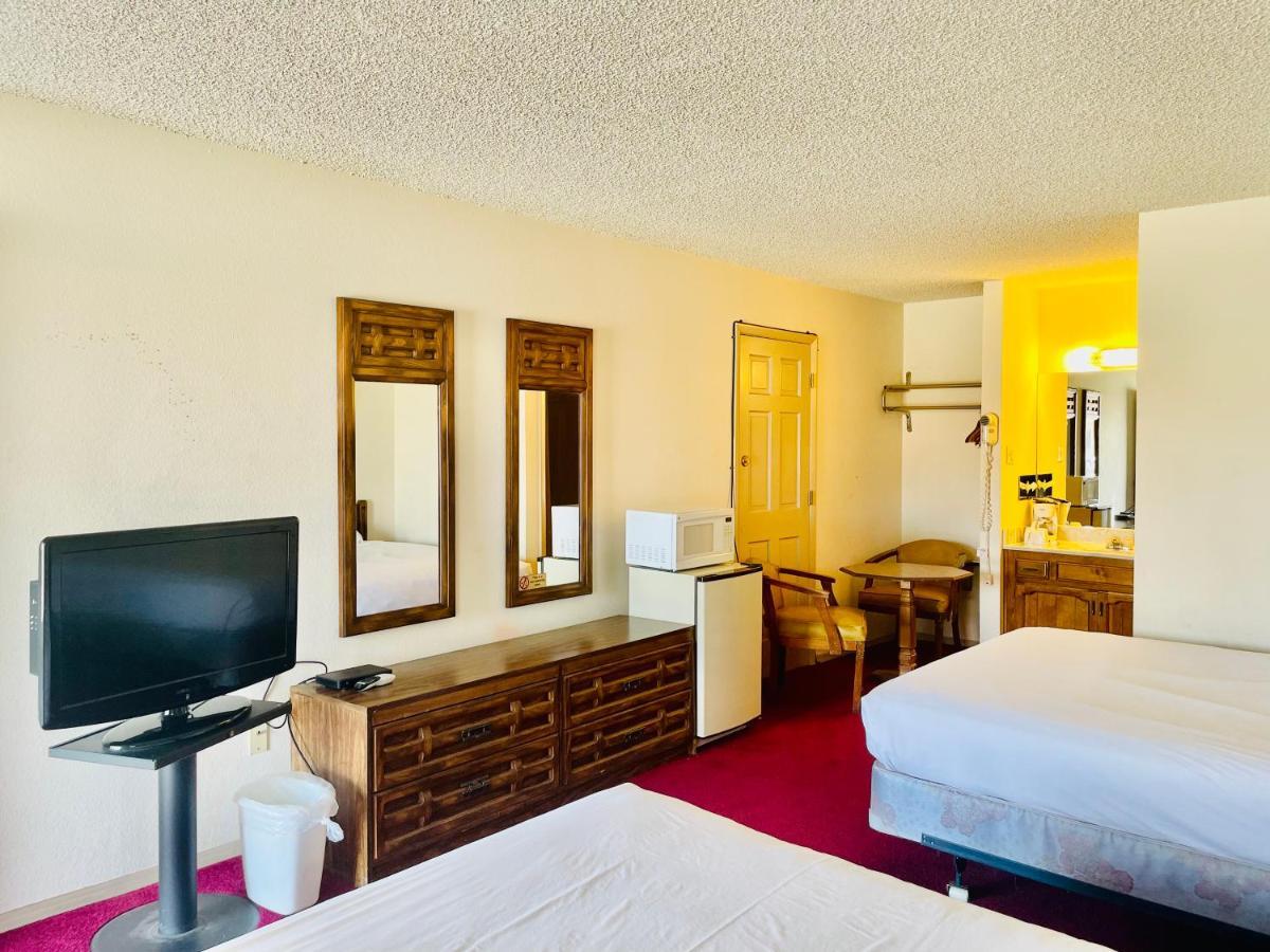 סוקורו San Miguel Inn מראה חיצוני תמונה